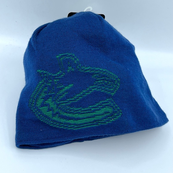 Vancouver Canucks Beanie - Picture 9 of 9